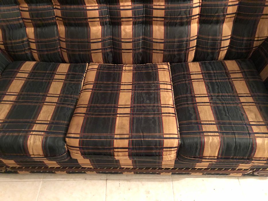 Sofá cama com três lugares