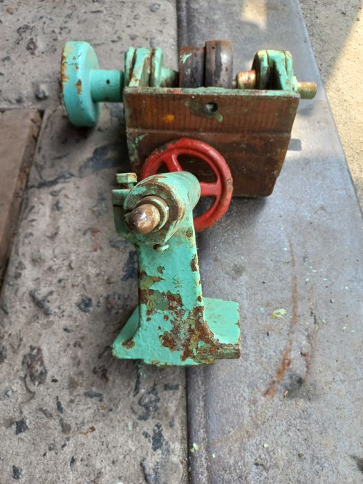 Передня і задня бабка.