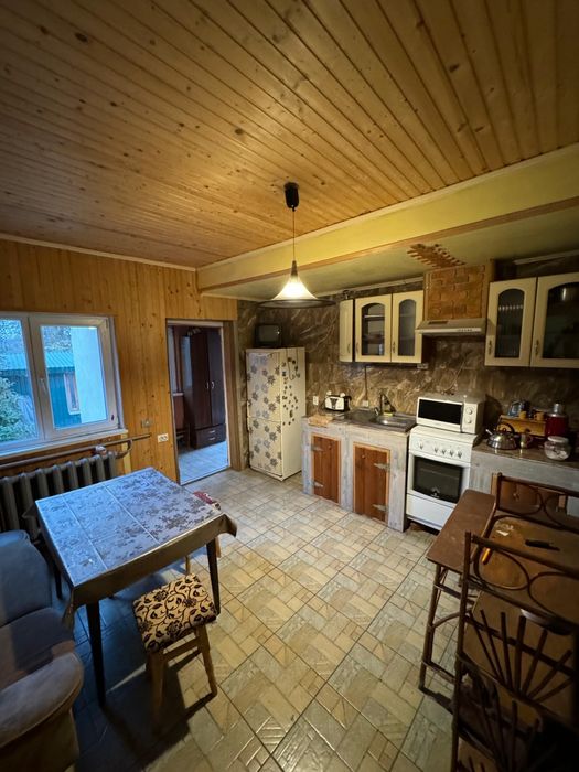 Приватні Продам ДВІ  нерухомість 160 квадратів ,100 метрів від мед кол