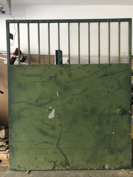 Portão em ferro usado em bom estado