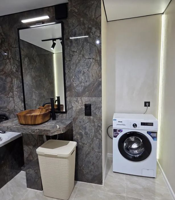 Продаж 3к квартири 75 кв. м на вул. Тролейбусна