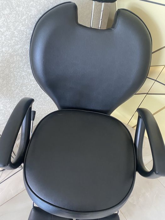 Педикюрне крісло з роздільними ногами ZD-346. Компактне