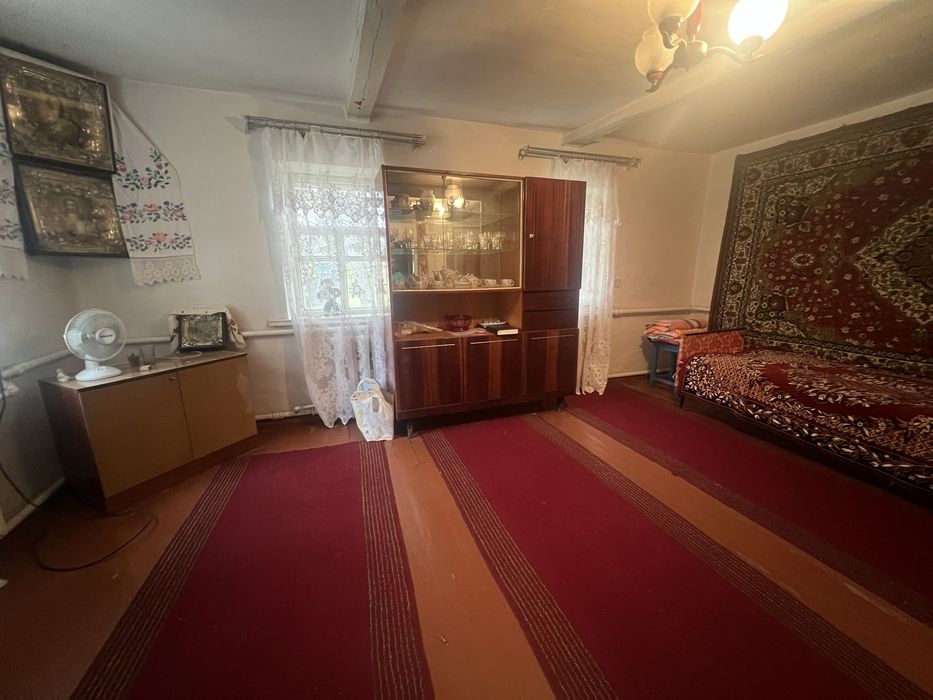 Продам 2 будинки в одному  дворі с. Садки