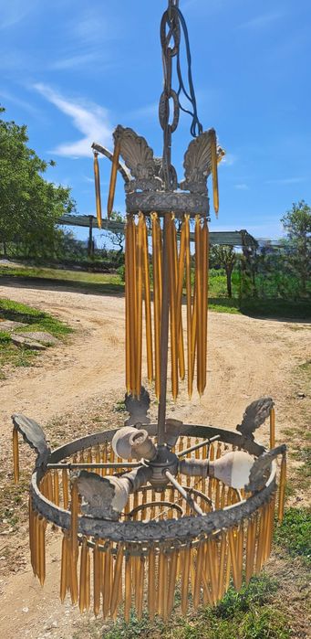 Candeeiro antigo em bom estado