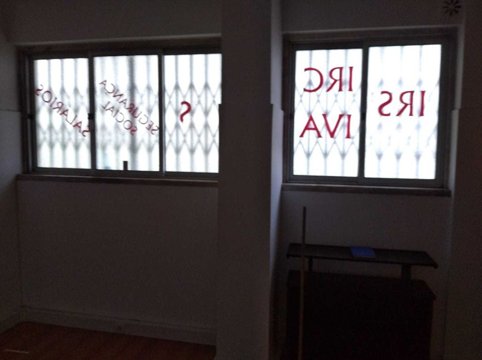 Arrendamento espaço comercial na Rua Coronel José Lemos, 2 A Venteira