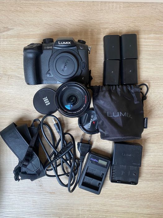 Lumix gh5 + Panasonic 12-35 mmm