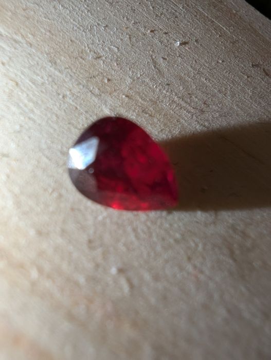 Rubi natural não tratado - sangue de pombo