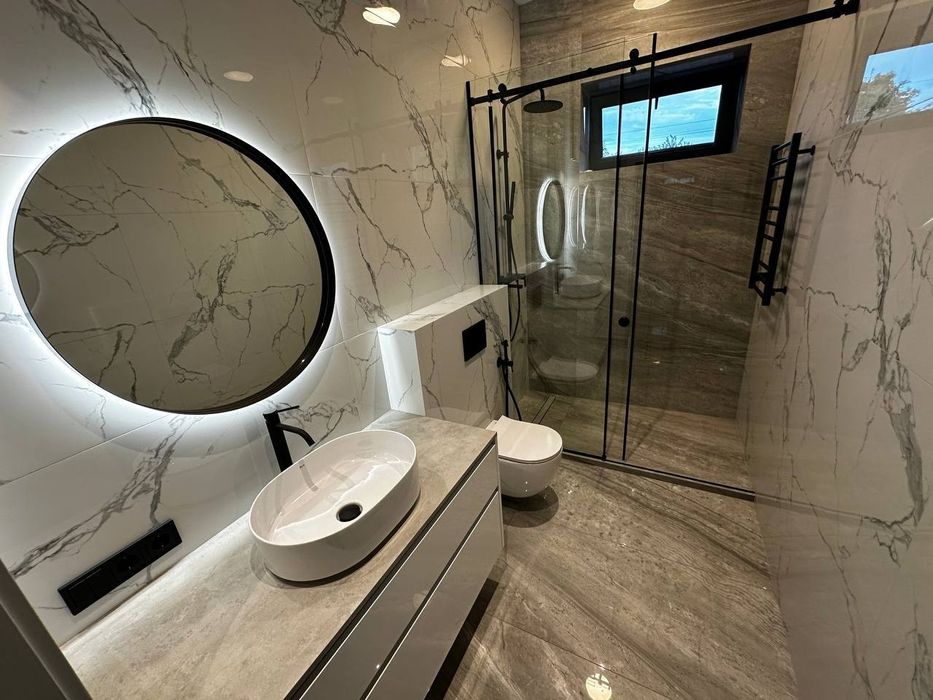 Продам дом с бассейном Новоалександровка