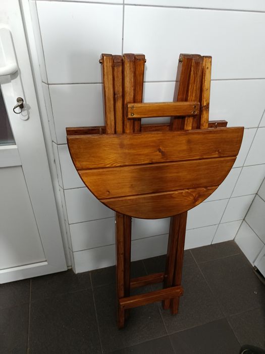 Столик дерев'яний