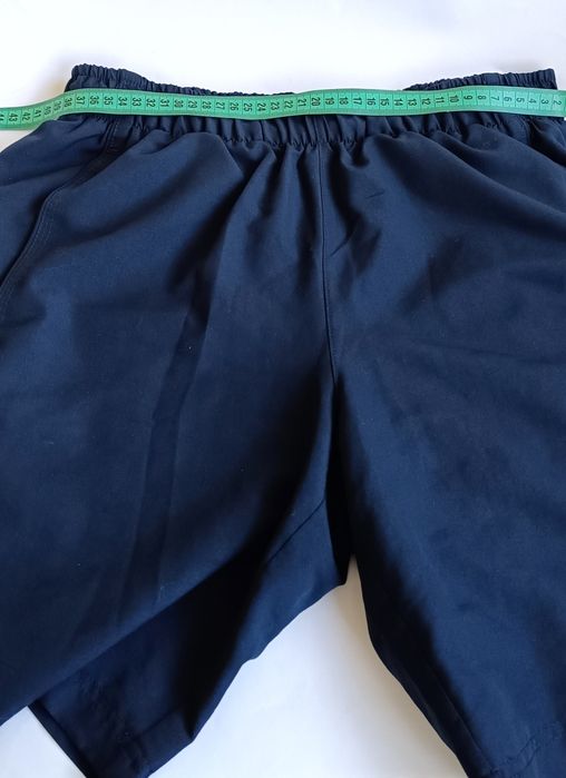 Чоловічі шорти Adidas, розмір М. Оригінал.