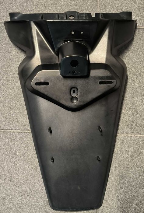 Vendo Guarda Lamas traseiro YAMAHA XMAX