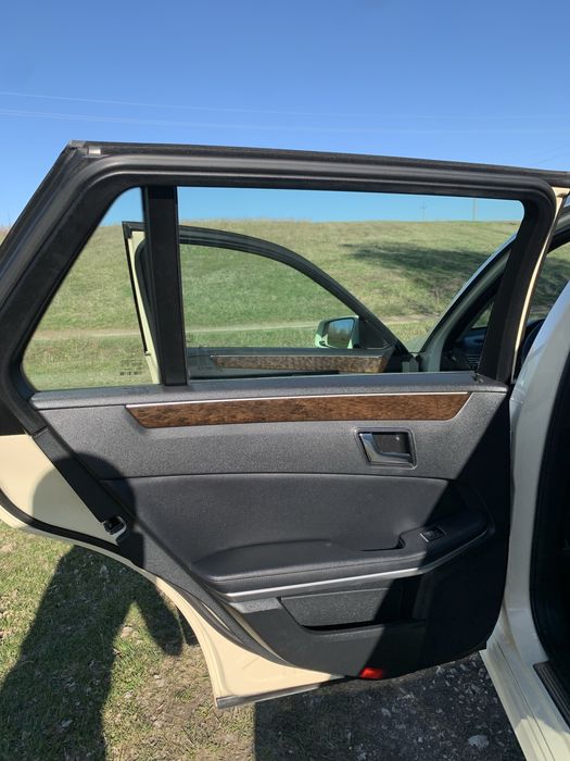 Mercedes-Benz E200 W212