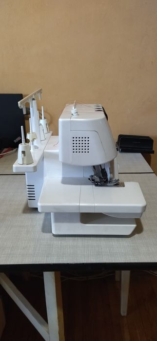 Оверлок побутовий  brother