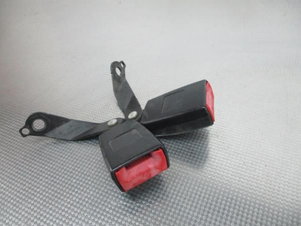 Encaixe de cinto trás esquerdo AUDI TT (8N3)