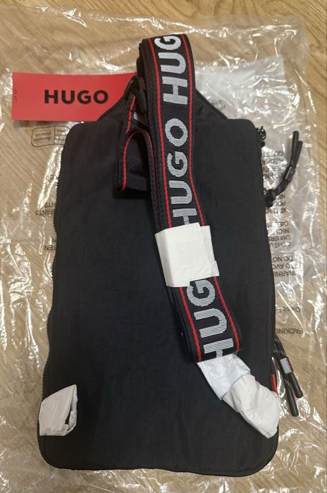 Сумка  бананка  Hugo Boss Оригинал