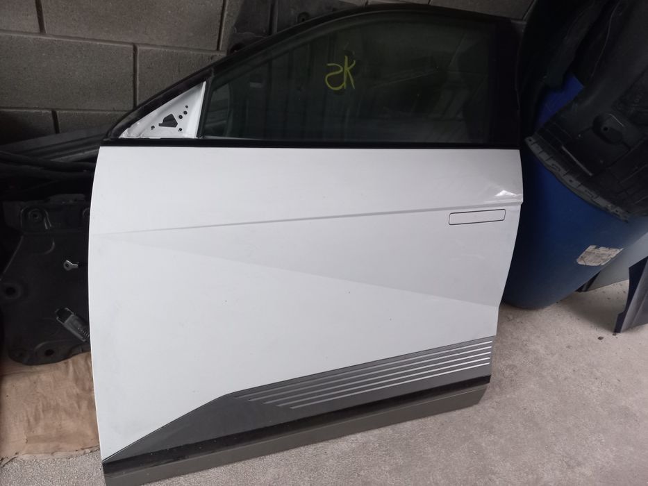 Двері ioniq 5 колір C5G M9U SUW U3P