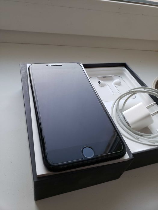 iPhone 8 plus 64gb ідеальний стан комплект