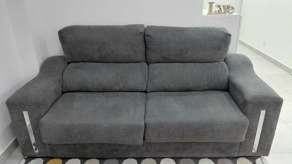 Sofá 3 Lugares Cinza Moderno  (100 x 200cm) – Excelente Estado