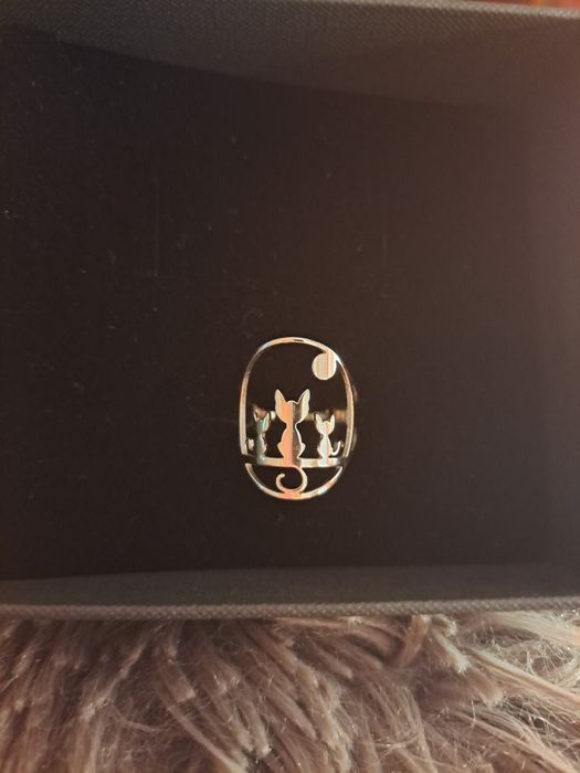 Anel em aço com gatinhos