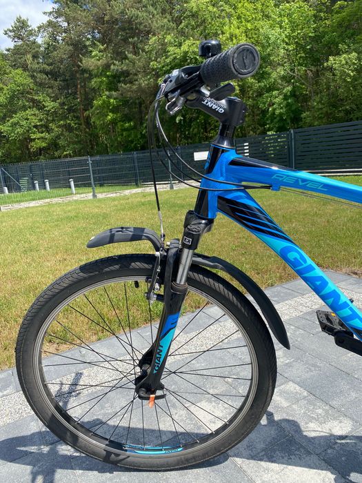 Giant Revel (trekkingowo/MTB z amortyzowanym widelcem)