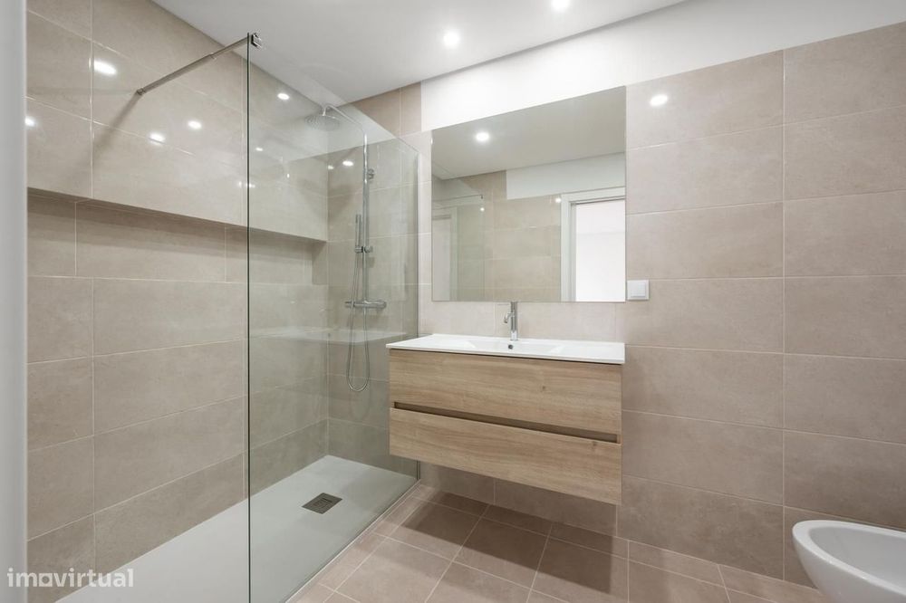 Moradia Geminada T3 com piscina, Quinta da Amizade, Setubal