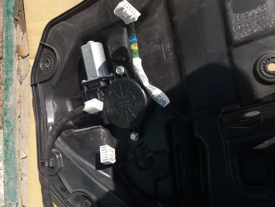 Стеклоподъемник, замок двери задней правой Мазда СХ-5 Mazda CX5 ориг