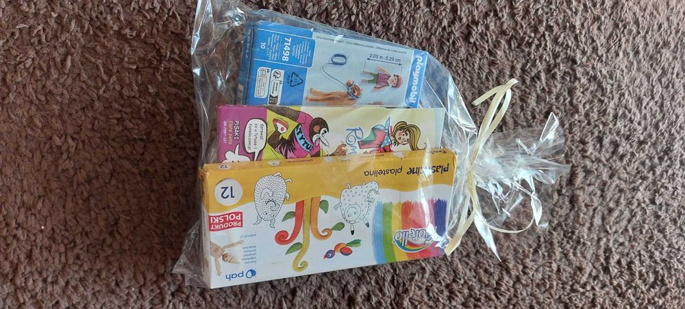 Zestaw prezentowy dla dziecka – Playmobil + plastelina + flamastry + piórnik | NOWY