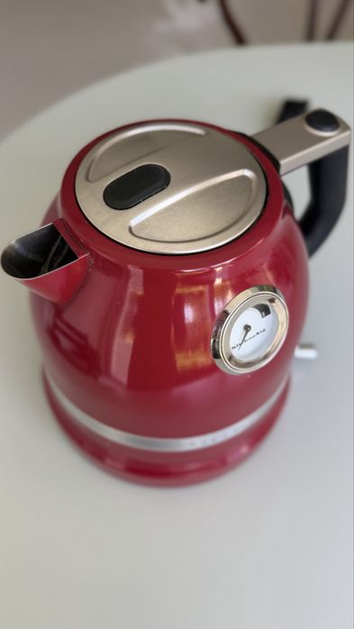 Czajnik elektryczny KitchenAid Artisan 1,5 l, czerwony (Empire Red)