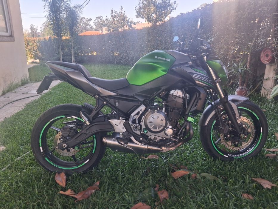 Kawasaki z 650 negociável