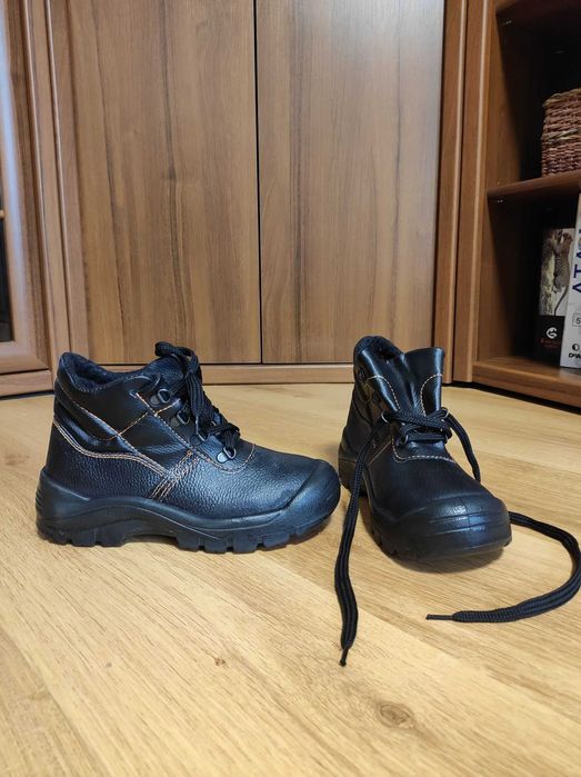 черевики робочі кожзам 300 грн