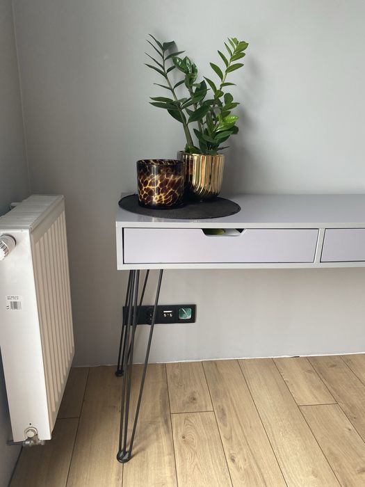 Stylowa konsola szara siwa z szufladami biurko design