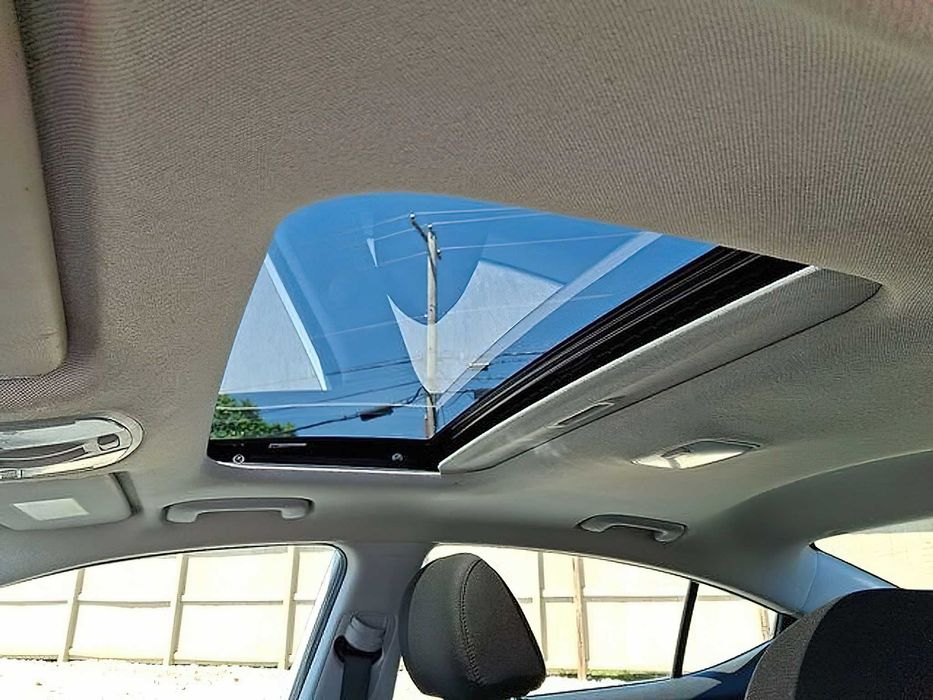 Hyundai Elantra Value Edition      2019