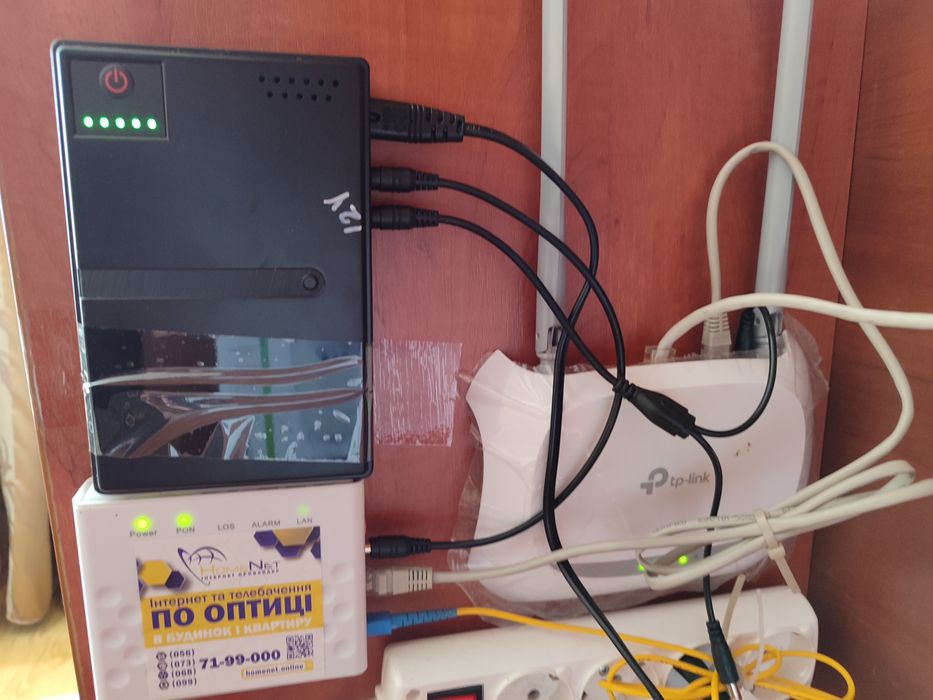 Источник бесперебойного питания UPS DC1018L 8800 mAh USB 5V/9 V/12 V д