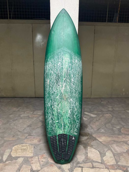 Vendo prancha de surf 6'5''
