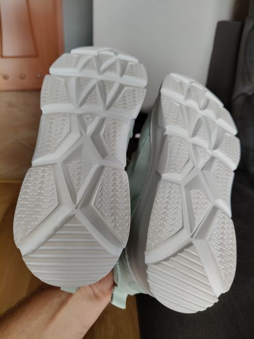 Buty skórzane sneakersy miętowe włoskie 38