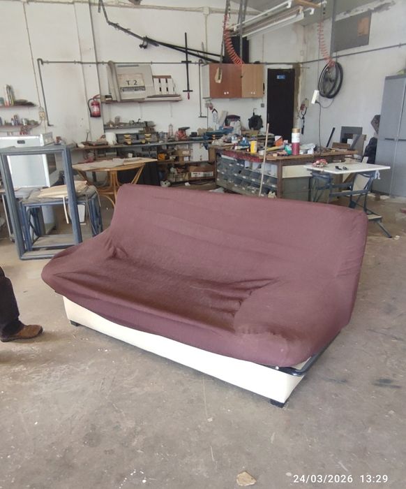 Sofá cama, sofá dobrável que faz de cama.