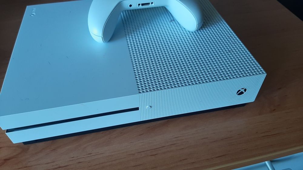 Xbox One S     512gb