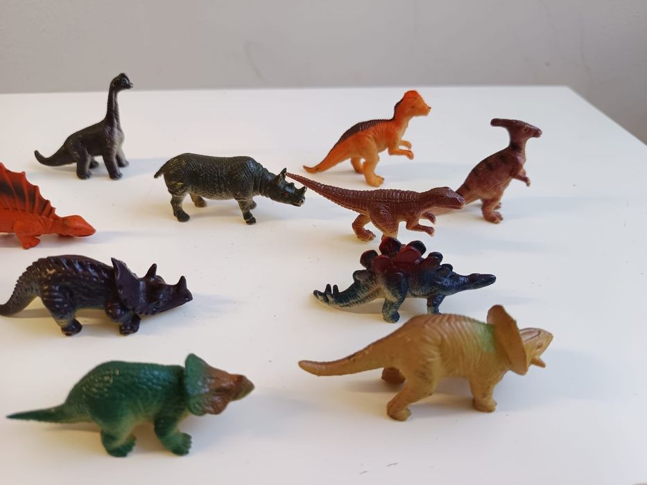 20 dinossauros em pvc