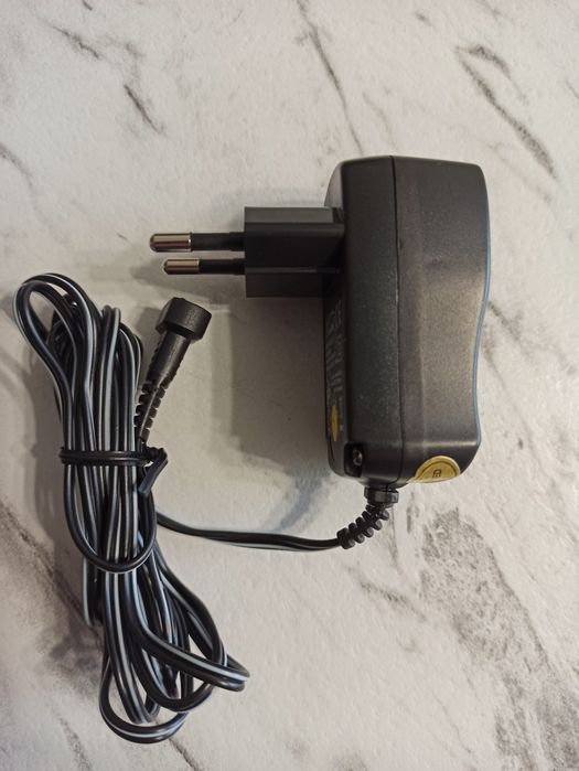 Новый блок питания с регулятором напряжения.