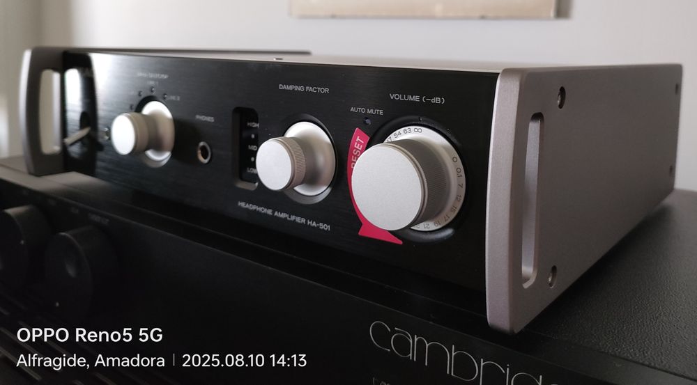 Amplificador de auscultadores TEAC HA-501