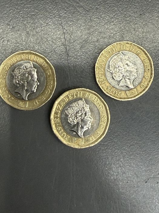 ONE POUND Elizabeth II 2016