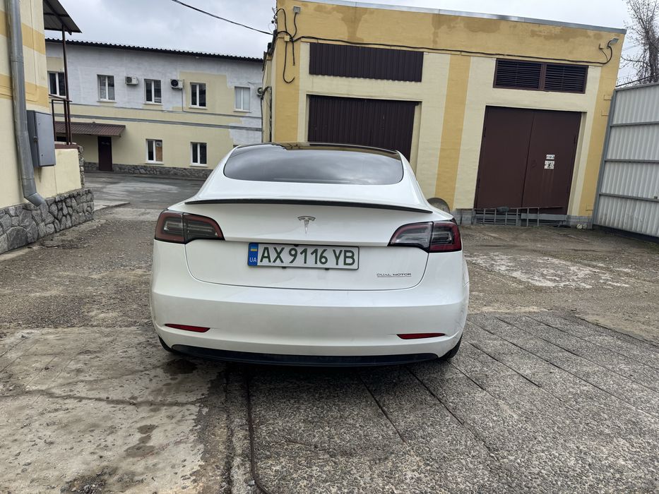Tesla Model 3 Perfomance  2023