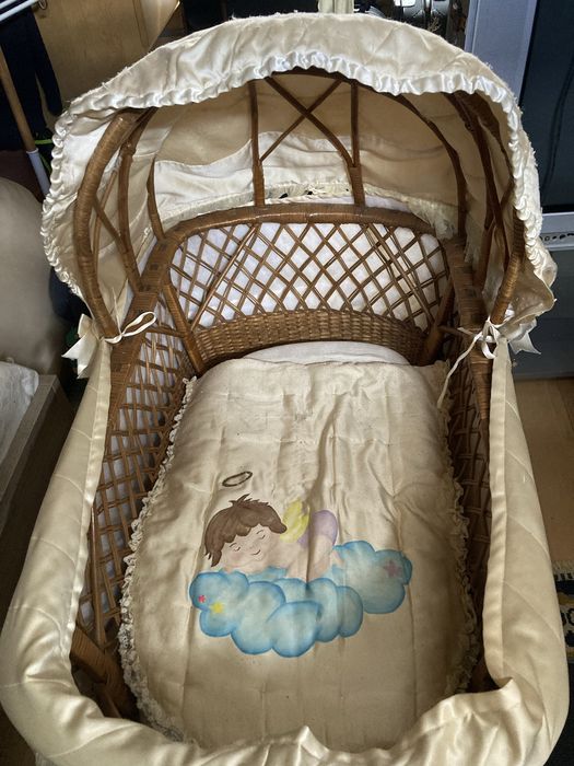 Berço para bébé em verga
