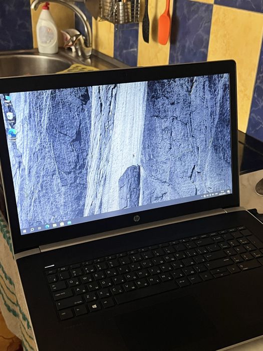 HP ProBook 470 G5 | 17.3" Full HD | i3-8130U | 8GB RAM | GeForce 930MX