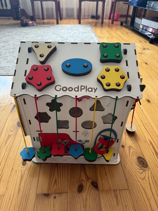 Деревʼяний бізі-будиночок від Good Play