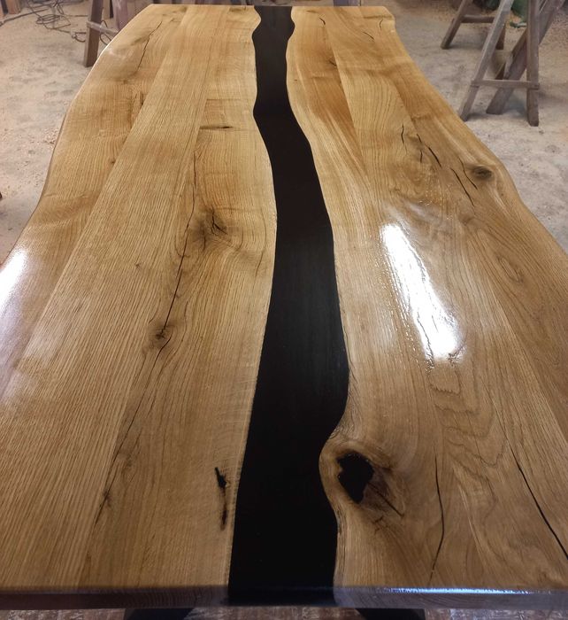 Stół dębowy z żywica epoksydową 160 cm x 75 cm