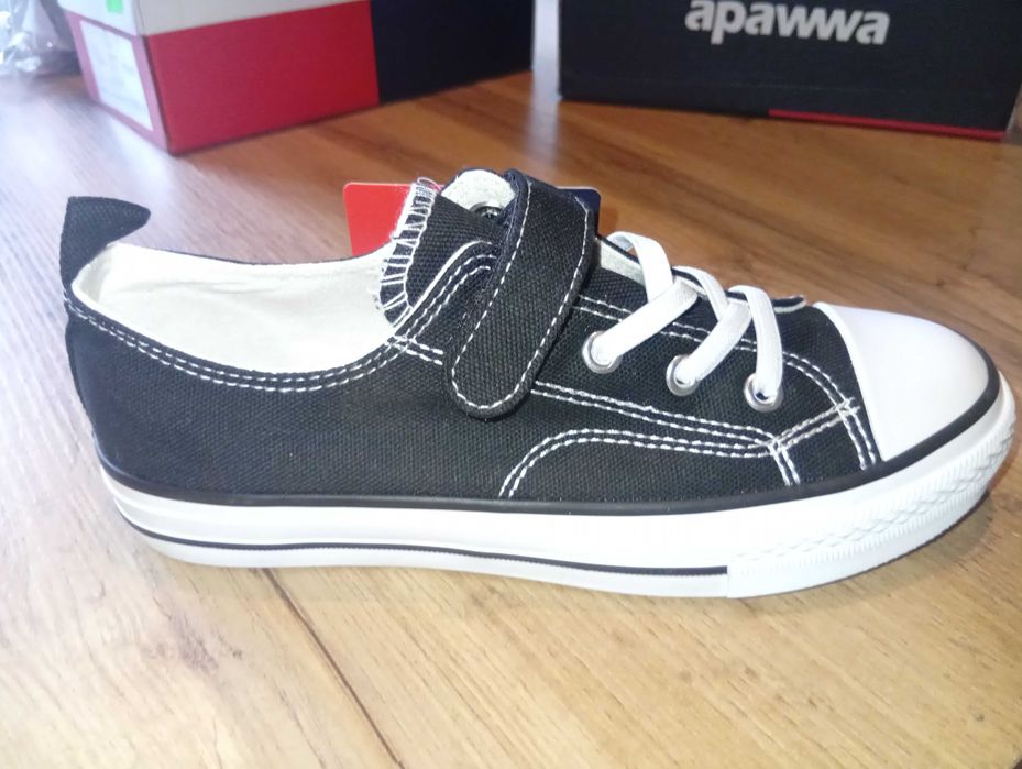 Nowe trampki czarne