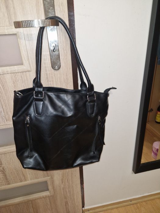 Torba czarna na ramie