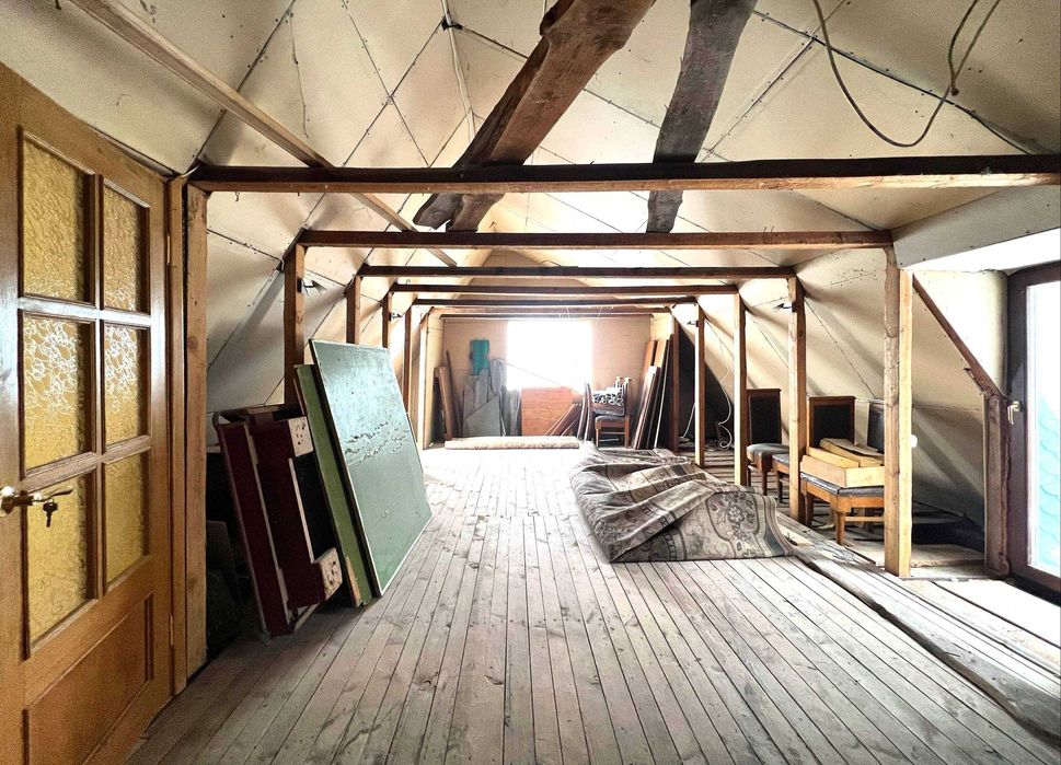 Цегляний дім поруч з озером та дубовим гаєм. Гараж,ГАЗ,підвал,баня