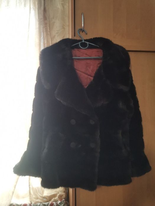 Віддаю курточки пальто великих розмірів